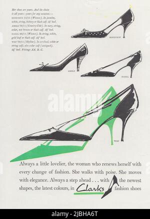 Clarks scarpe vintage carta pubblicità vecchia rivista annuncio 1970s 1980s Foto Stock