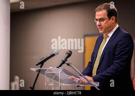 Il Ministro federale David Clarinval ha mostrato la foto durante una visita al nuovo laboratorio di sviluppo delle applicazioni di Solvay ad Alpharetta, USA, durante una Missione economica belga negli Stati Uniti d'America, domenica 05 giugno 2022 ad Atlanta. Dal 4th al 12th giugno una delegazione con la Principessa e vari Ministri visiterà Atlanta, New York e Boston. BELGA PHOTO LAURIE DIEFFEMBACQ Foto Stock