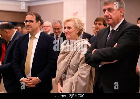 Il Ministro federale David Clarinval, la Principessa Astrid del Belgio e il Presidente del Ministro fiammingo Jan Jambon hanno illustrato nel corso di una sessione informale durante la Missione economica belga negli Stati Uniti d'America, domenica 05 giugno 2022 ad Atlanta. Dal 4th al 12th giugno una delegazione con la Principessa e vari Ministri visiterà Atlanta, New York e Boston. BELGA PHOTO LAURIE DIEFFEMBACQ Foto Stock