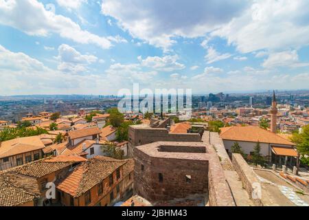 Castello di Ankara e paesaggio urbano di Ankara. Capitale della Turchia. Viaggio in Turchia foto di sfondo. Foto Stock