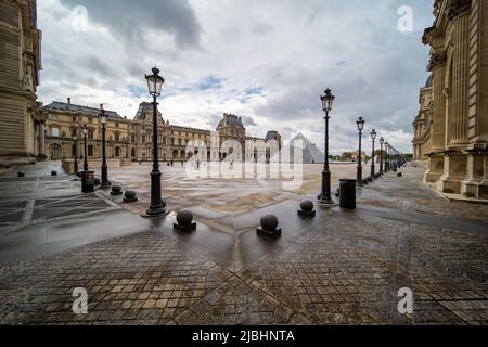 Museo del Louvre a Parigi, in Francia, 25 settembre 2020, durante la pandemia di coronavirus Foto Stock