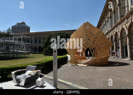 Milano, Lombardia, Italia. 6th giugno 2022. Vista generale degli impianti che fanno parte del Fuorisalone in vista della Milan Design Week 2022.quest'anno 1041 marchi partecipano a questo evento che inizia da martedì 7th fino al 12th giugno. (Credit Image: © Ervin Shulku/ZUMA Press Wire) Foto Stock