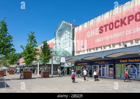 Ingresso al centro commerciale Merseyway, Mersey Square, Stockport, Greater Manchester, Inghilterra, Regno Unito Foto Stock