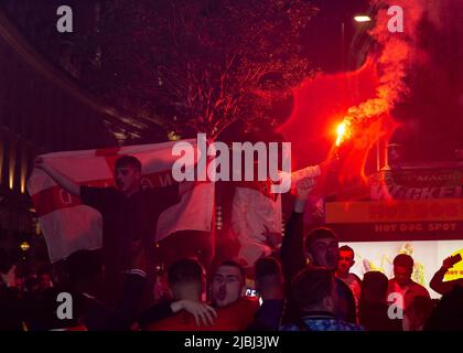 Scene nel centro di Londra durante il gioco UEFA euro 2020 16th caratterizzato da: Atmosfera dove: Londra, Regno Unito quando: 12 lug 2021 credito: Mario Mitsis/WENN Foto Stock