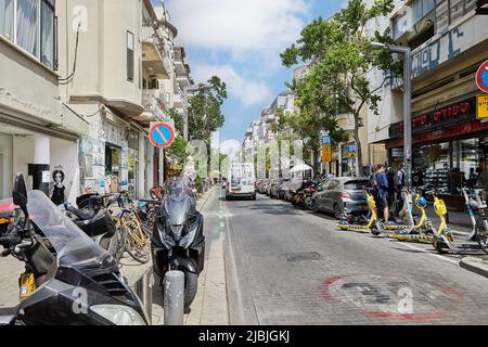 Shenkin Street a Tel Aviv è il simbolo della giovane cultura di Tel Aviv, aperta e libera. Con gallerie, negozi unici, caffetterie e ristoranti. Foto Stock