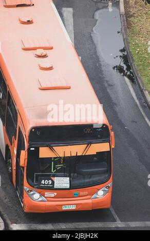 Transantiago autobus di transito a Las Condes, gestito da Express a Santiago, Cile Foto Stock