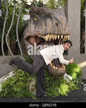 Tom Sandoval arriva alla prima mondiale DEL DOMINIO GIURASSICO di Universal Pictures, che si tiene al TCL Chinese Theatre lunedì 6 giugno 2022. (Foto di Sthanlee B. Mirador/Sipa USA) Foto Stock