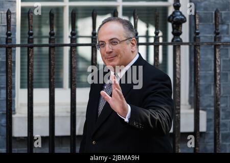 Londra, Regno Unito. 07th giugno 2022. Paymaster Generale e Ministro del Gabinetto Michael Ellis arriva a Downing Street per partecipare alla riunione del Gabinetto. Ieri, il primo ministro britannico Boris Johnson ha ottenuto il sostegno di 211 deputati del partito conservatore durante un voto di fiducia con 148 deputati che votano contro la sua leadership dopo che il voto è stato attivato a seguito della pubblicazione della relazione di sue Gray nei partiti di rottura delle regole di Covid a Downing Street. Credit: Wiktor Szymanowicz/Alamy Live News Foto Stock
