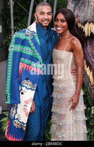 HOLLYWOOD, LOS ANGELES, CALIFORNIA, USA - 06 GIUGNO: Alano Miller e l'attrice americana DeWanda Wise arrivano al Los Angeles Premiere of Universal Pictures' 'Jurassic World Dominion' tenuto al TCL Chinese Theatre IMAX il 6 giugno 2022 a Hollywood, Los Angeles, California, Stati Uniti. (Foto di Xavier Collin/Image Press Agency) Foto Stock