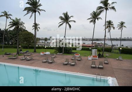 COSTA D'AVORIO, Abidjan, Hotel Ivoire, costruito 1962 bis 1970 oggi Sofitel / ELFENBEINKUESTE, Abidjan, Hotel Ivoire, 1962 bis 1970 gebaut von den israelischen Architekten Heinz Fenchel und Thomas Leitersdorf, heute Sofitel Foto Stock