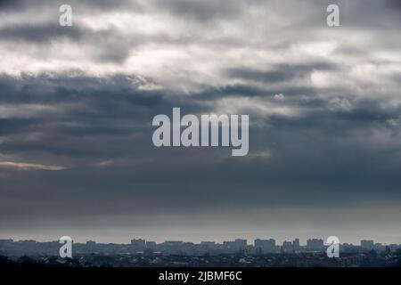 Brighton, 1st 2019 febbraio: Il primo giorno di febbraio ha comprato la gente fuori giocare nella neve ai South Downs, al Dike del Diavolo, vicino Brighton Foto Stock