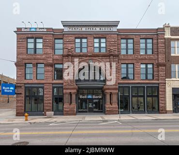 Duluth, Minnesota, USA – 29 maggio 2022: Vista esterna della Bell Bank (Temple Opera Block) nel centro della città Foto Stock