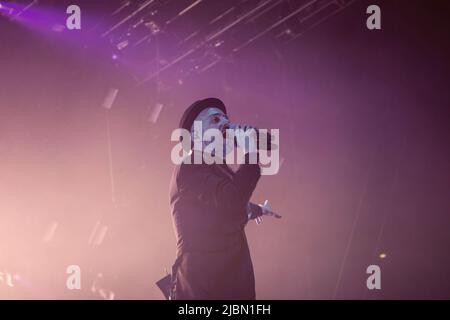 Roma, Italia. 21st Feb 2019. Samuel Umberto Romano della Subbonica Rock band suona dal vivo sul palco al Palazzo dello Sport di Roma. (Foto di Valeria Magri/SOPA Images/Sipa USA) Credit: Sipa USA/Alamy Live News Foto Stock