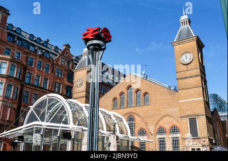 Londra, UK- 5 maggio 2022:London Liverpool Train Station. Foto Stock