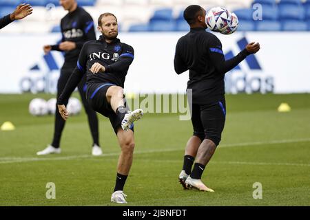 Almere, Paesi Bassi, 7 giugno 2022, CARDIFF - Daley Blind durante la sessione di formazione in vista della partita della Nations League contro il Galles al Cardiff City Stadium il 7 giugno 2022 a Cardiff, Galles. ANP MAURICE VAN STEEN Foto Stock