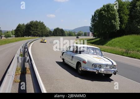 Poligono Tatra Koprrivnice, Koprrivnice, Repubblica Ceca, Czechia - 5 giugno 2022: Tatra 603, vecchia auto da corsa sul circuito. Foto Stock