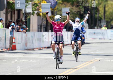 Erica Clevenger del DNA Pro Cycling team vince il Sunset Loop, fase 5 della Redlands Classic Stage Race 2022. Foto Stock