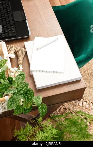 Ufficio domestico Botanico di stile Boho Foto Stock