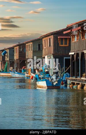 Capanne dei pescatori, seahouses al delta del fiume Axios Foto Stock