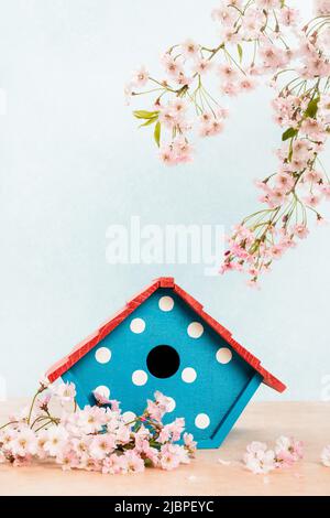 Springtime Birdhouse Still Life Foto Stock