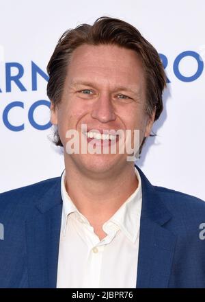 Los Angeles, Stati Uniti. 07th giugno 2022. Pete Holmes camminando sul tappeto rosso alla notte NRDC della commedia a Neuehouse Hollywood a Los Angeles, CA il 7 giugno 2022. (Foto di Scott Kirkland/Sipa USA) Credit: Sipa USA/Alamy Live News Foto Stock