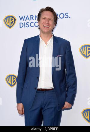 Los Angeles, Stati Uniti. 07th giugno 2022. Pete Holmes camminando sul tappeto rosso alla notte NRDC della commedia a Neuehouse Hollywood a Los Angeles, CA il 7 giugno 2022. (Foto di Scott Kirkland/Sipa USA) Credit: Sipa USA/Alamy Live News Foto Stock