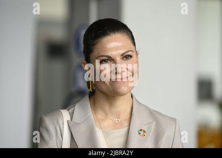 Crown Princess Victoria visita ABB e-Mobility Innovation Lab a Delft, Paesi Bassi, 8 giugno 2022. Sua altezza reale la principessa Vittoria di Svezia visita i Paesi Bassi il 7-8 giugno 2022. Foto: Jessica Gow / TT code 10070 Foto Stock