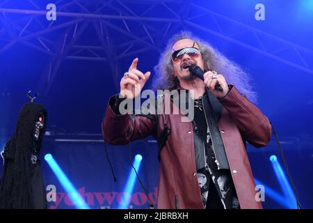 Clive Jackson, noto anche come il Dottore di Dr. E i Medici che si esibiscono al Wychwood Festival di Cheltenham, Regno Unito. Giugno 4, 2022 Foto Stock