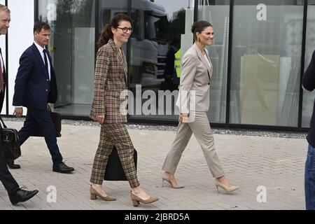 Crown Princess Victoria visita ABB e-Mobility Innovation Lab a Delft, Paesi Bassi, 8 giugno 2022. Sua altezza reale la principessa Vittoria di Svezia visita i Paesi Bassi il 7-8 giugno 2022. Foto: Jessica Gow / TT code 10070 Foto Stock