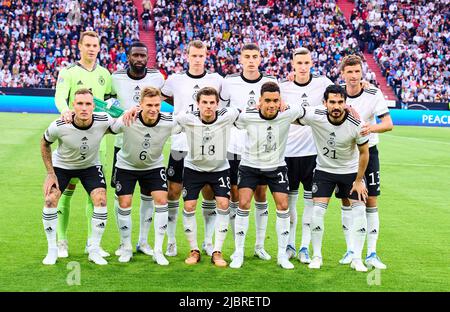 Monaco di Baviera, Germania. Giugno 7th 2022: Monaco, Germania. 07th giugno 2022. Foto di gruppo del DFB: Manuel NEUER, DFB 1 portiere, Antonio Rüdiger, Ruediger, DFB 2 Lukas Klostermann, DFB 16 Kai Havertz, DFB 7 Nico Schlotterbeck, DFB 23 Thomas Müller, DFB 13 David Raum, DFB 3 Joshua Kich, DFB 6 Jonas Hofmann, DFB 18 Illimmal, 14 Gündogan DFB 21 nella UEFA Nations League 2022 partita GERMANIA - INGHILTERRA 1-1 nella stagione 2022/2023 giugno 07, 2022 a Monaco di Baviera, Germania. Credit: Peter Schatz/Alamy Live News Foto Stock