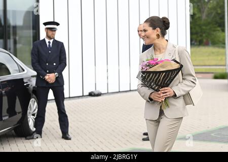 Crown Princess Victoria visita ABB e-Mobility Innovation Lab a Delft, Paesi Bassi, 8 giugno 2022. Sua altezza reale la principessa Vittoria di Svezia visita i Paesi Bassi il 7-8 giugno 2022. Foto: Jessica Gow / TT code 10070 Foto Stock