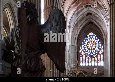 Francia, Yonne (89), Auxerre, cathédrale Saint-Etienne, nef Foto Stock