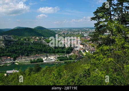 Francia, Doubs, Besancon, dalla collina di Bregille, la cittadella, Il fiume Doubs, la collina di Chaudanne, gallerie, la città Foto Stock