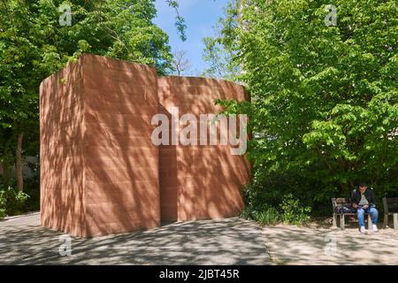 Francia, Val de Marne, Vitry sur Seine, Musee d'art contemporain du Val de Marne (MAC/VAL), il giardino Michel Germa Foto Stock