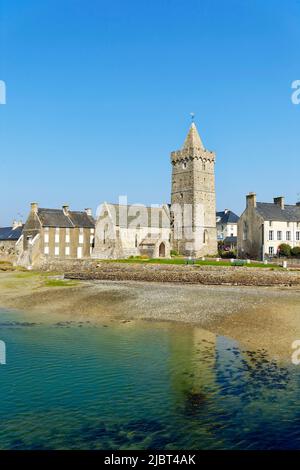 Francia, Manica, Cotentin, Cote des Isles, Portbail, Notre Dame chiesa Foto Stock