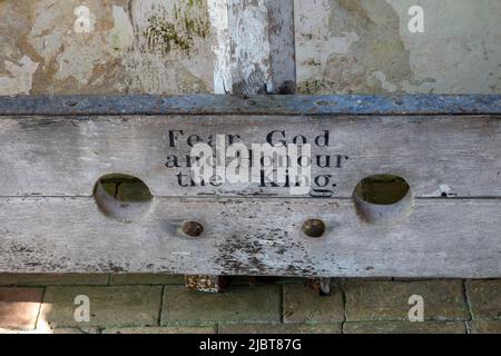 Set di stock e di frusta, All Saints Church, Saxstead, Suffolk Foto Stock