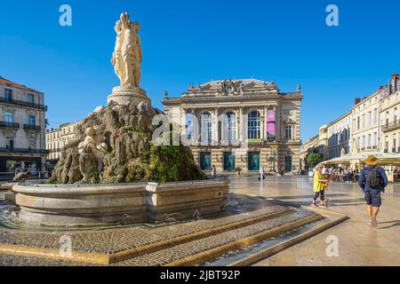 Francia, Herault, Montpellier, centro storico, piazza Comedie, Opera Comedie e la fontana delle tre grazie Foto Stock