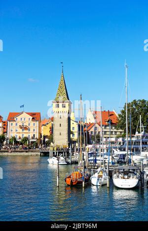 In Germania, in Baviera, il lago di Costanza (Bodensee), Lindau, Porto, Old Lighthouse (Mangturm o Mangenturm) Foto Stock