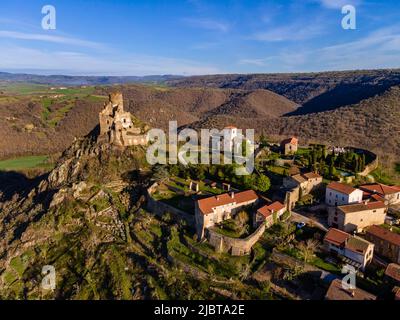 Francia, Haute Loire, castello di Leotoing, Alagnon valle (vista aerea) Foto Stock