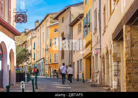 Francia, Ain, Trevoux, Grande Rue nel centro storico Foto Stock