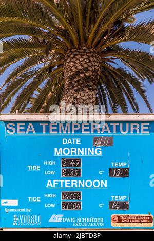 Namibia, Skeleton Coast, regione Erongo, Swakopmund, temperatura del mare Foto Stock