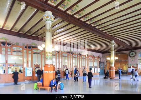 Spagna, Valencia, Valencia-Norte (o Estació del Nord/Estación del Norte) inaugurata nel 1917 in stile Art Nouveau (modernista) da Demetrio Ribes Foto Stock