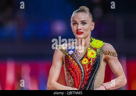 Pesaro, Italia. 05th giugno 2022. Vedeneeva Ekaterina (SLO) durante la Ginnastica ritmica Ficam World Cup 2022 Pesaro alla Vitrifrigo Arena di Pesaro. (Foto di Fabrizio Carabelli/SOPA Images/Sipa USA) Credit: Sipa USA/Alamy Live News Foto Stock