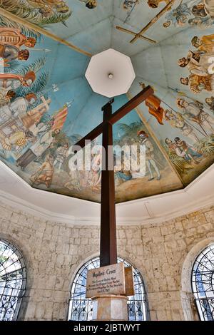 La Croce di Magellano è una croce cristiana piantata da esploratori portoghesi e spagnoli come ordinato da Ferdinando Magellano all'arrivo a Cebu nel Phili Foto Stock