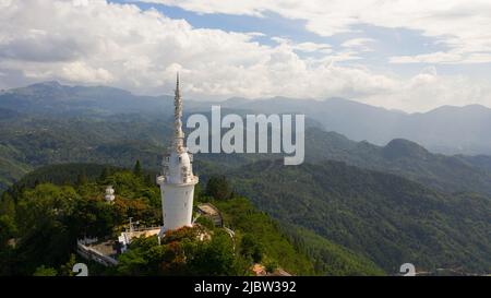 Centro Ambuluwawa complesso di biodiversità, Gambola vicino Kandy, Sri Lanka. Foto Stock