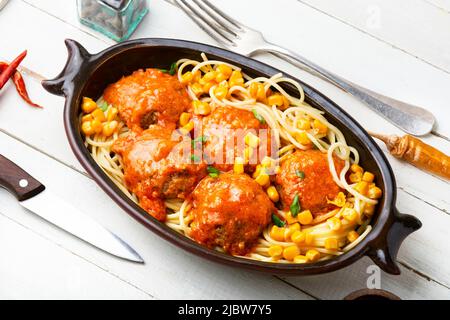 Verdure deliziose polpette o falafel con e spaghetti. Dieta alimentare. Foto Stock
