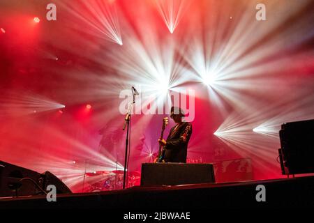 Exeter, 16th 2018 agosto: Predicatori di strada manic sul palco al festival bello di giorni Foto Stock