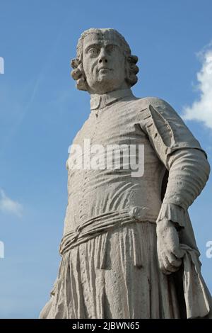 Padova, PD, Italia - 15 maggio 2022: La statua DI DOMENICO LAZZARINI fu un famoso filosofo studioso teologo e giurista nel parco chiamato Prato della va Foto Stock