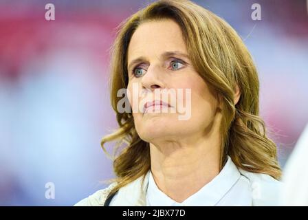 Katrin Müller-Hohenstein, ZDF presentatore televisivo tedesco, sportivo, moderatore, nella partita della UEFA Nations League 2022 GERMANIA - INGHILTERRA 1-1 nella stagione 2022/2023 su Juni 07, 2022 a Monaco di Baviera, Germania. © Peter Schatz / Alamy Live News Foto Stock