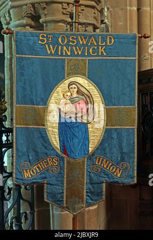 Banner di St Oswald Mothers Union presso St Oswald's Church, Golborne Rd, Winwick, Warrington, Cheshire, Inghilterra, WA2 8SZ Foto Stock